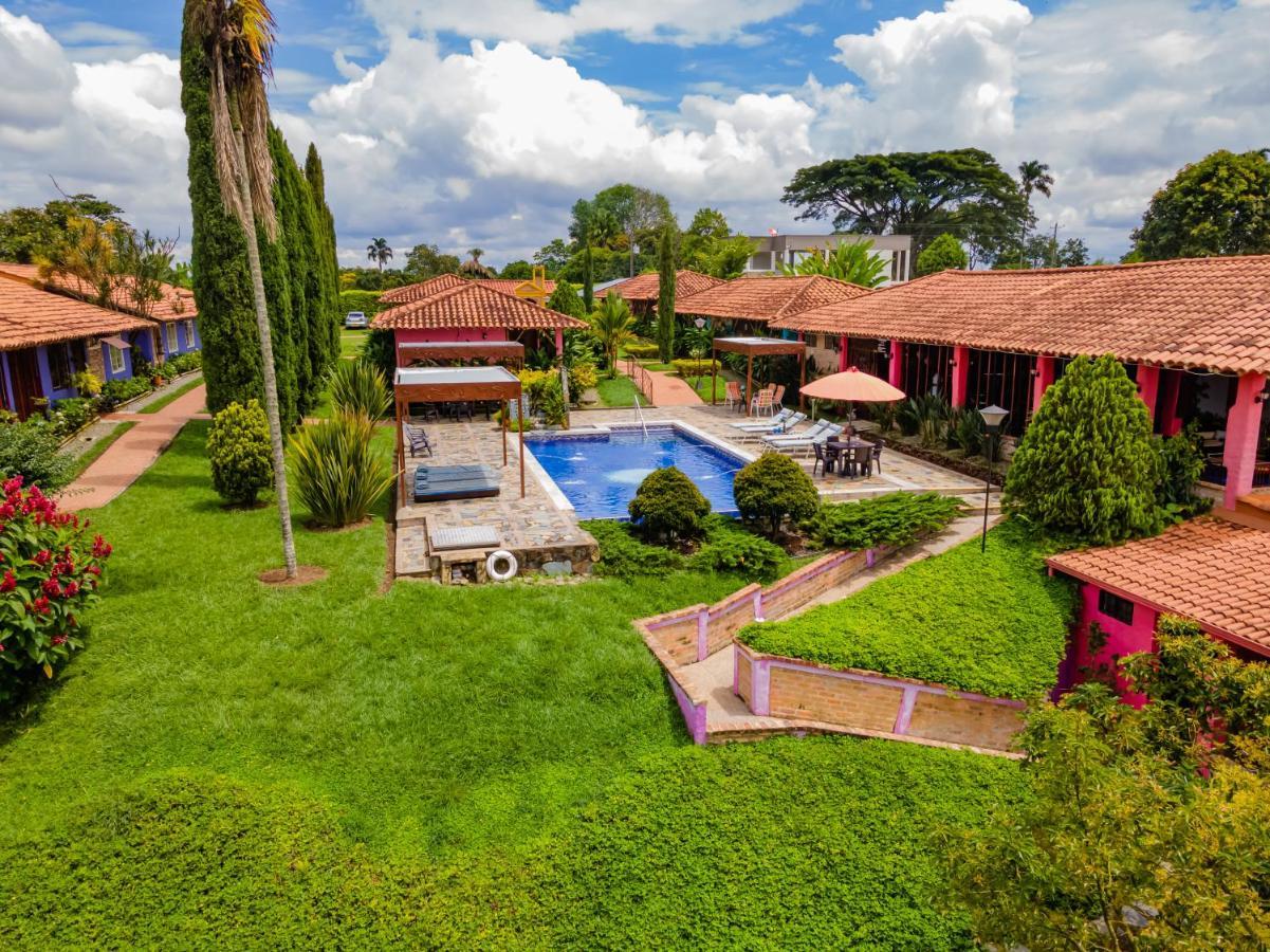 Hotel Campestre Solar De La Luna Albania  Exterior foto